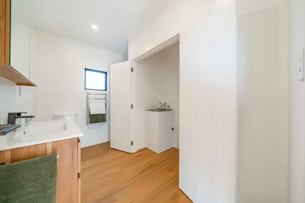 24 Fraser Cresent, laundry